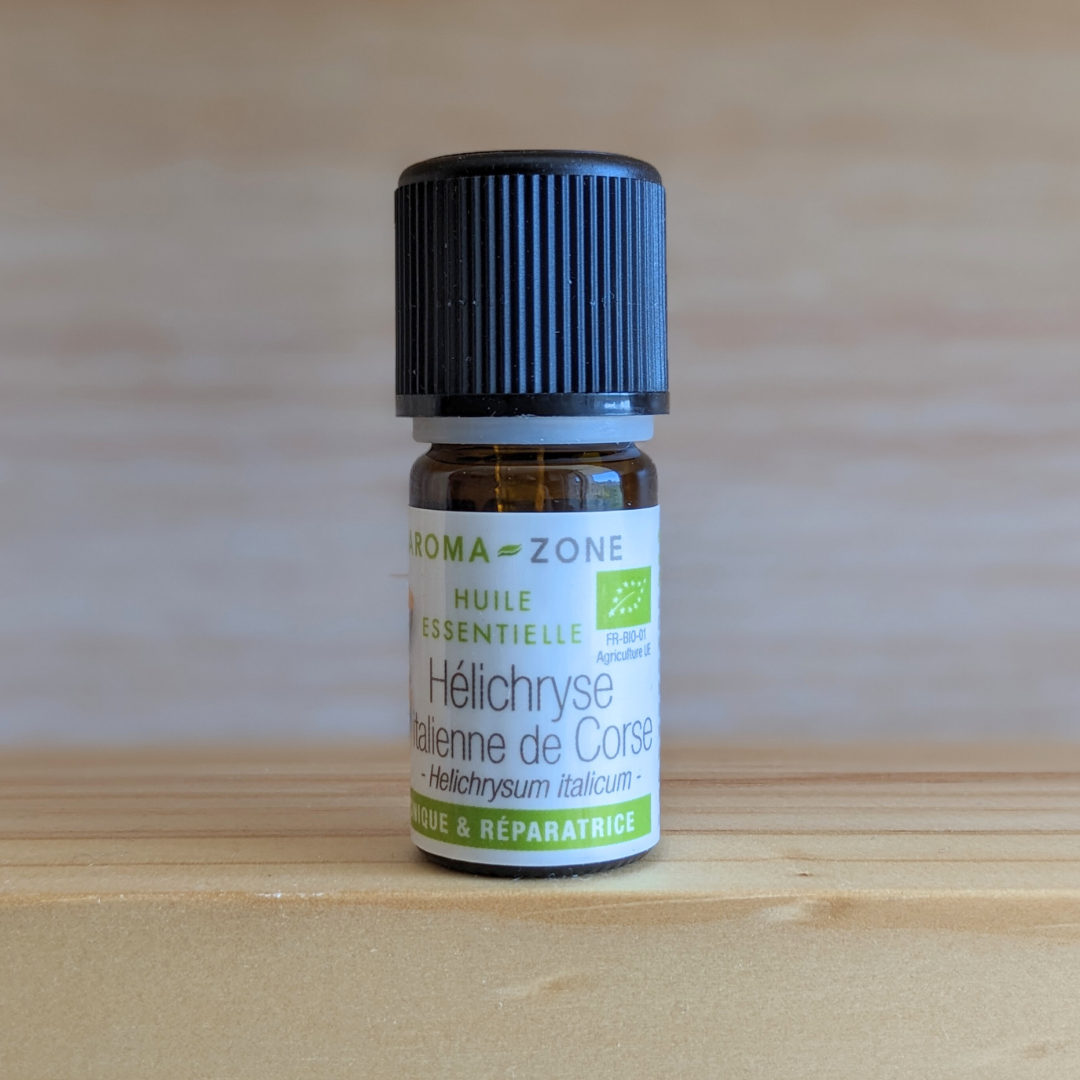 Organic helichrysum essential oil